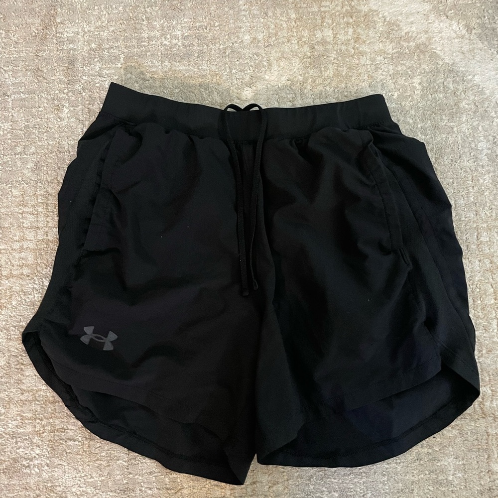 Under Armour Black Fitted HeatGear Top